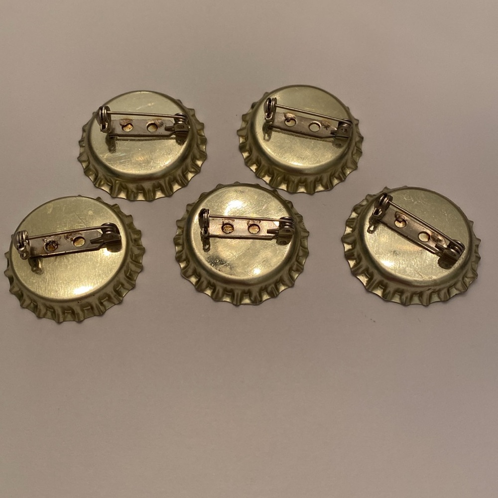 5 Patriotic Bottle Cap Pins • 🎉 Host Pick 🎉 - Picture 2 of 8